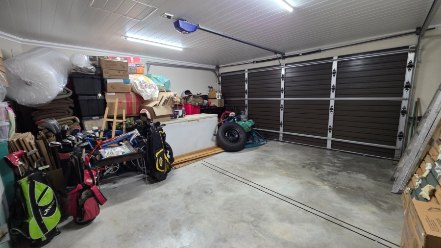 4 Bedroom Property for Sale in Hartenbos Heuwels Western Cape